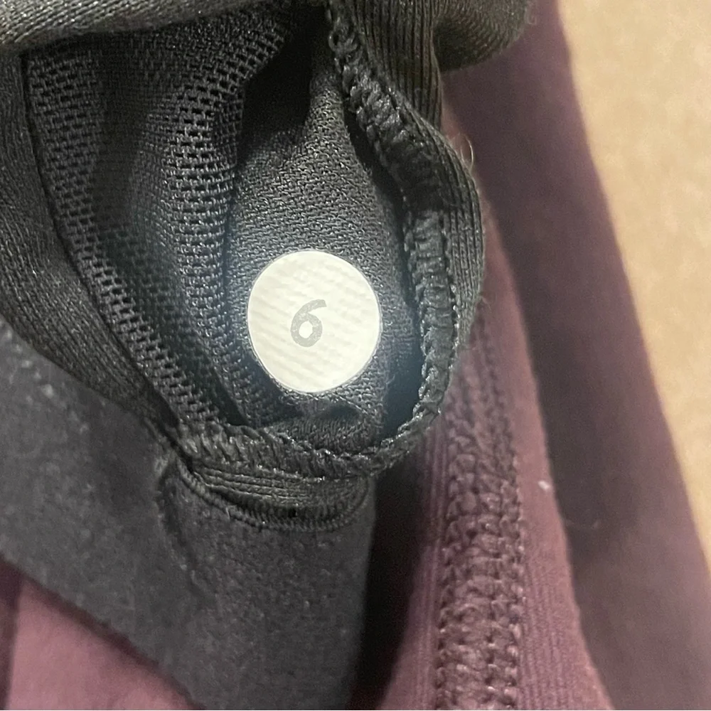 Women’s lululemon Tank Size 6